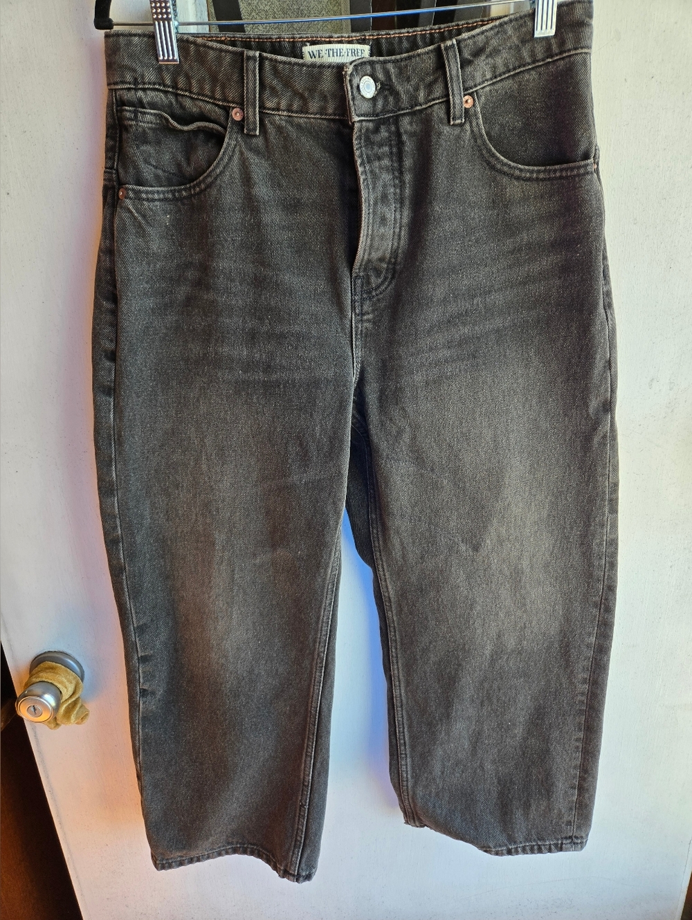 We The Free Washed Black Relaxed Cropped Straight Jeans EUC